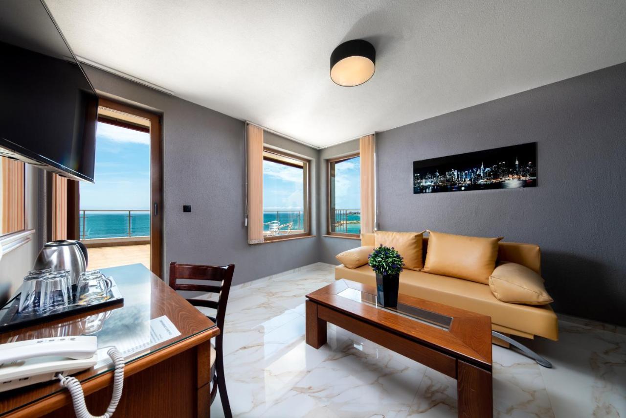 Petrov Family Hotel Nesebar Exterior foto