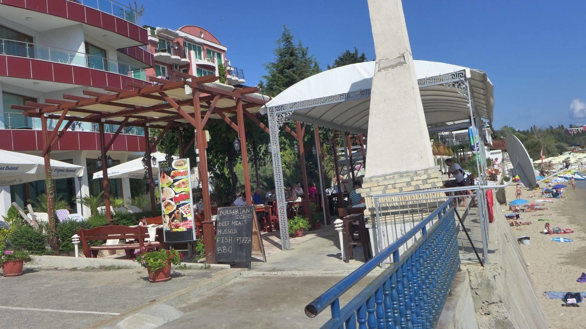 Petrov Family Hotel Nesebar Exterior foto