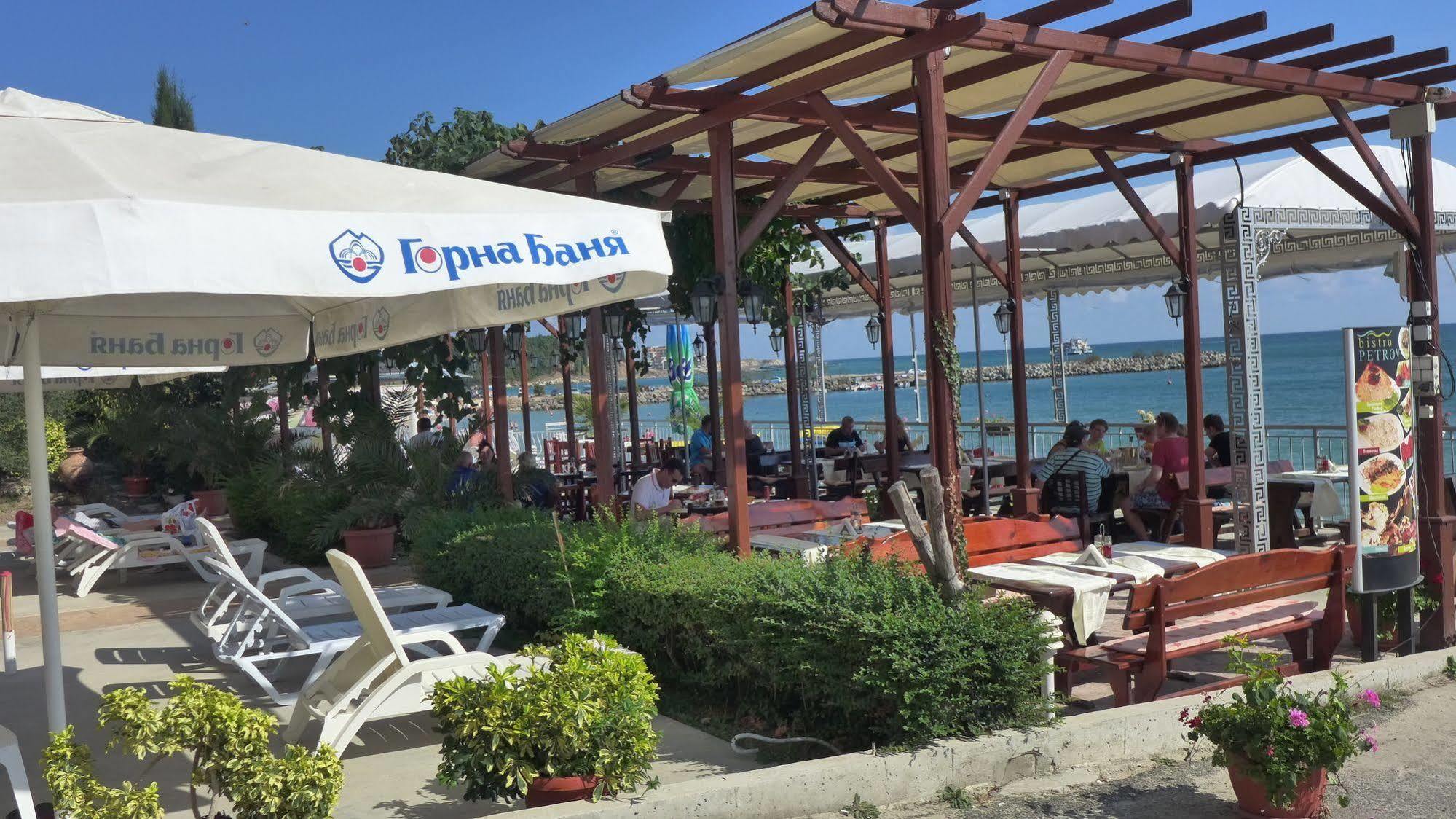 Petrov Family Hotel Nesebar Exterior foto